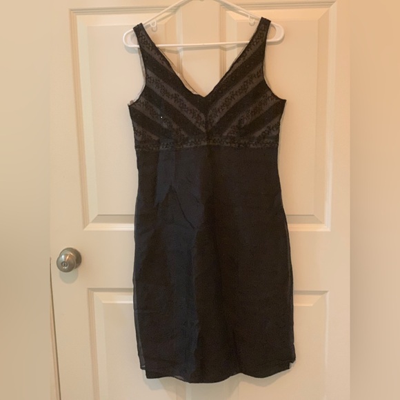 Ann Taylor Sleeveless Silk Black Beaded Lace MIDI Dress.  Size-10 - Picture 2 of 4